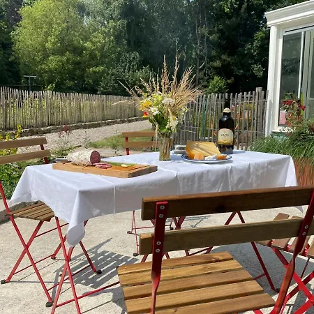 La Tiote Maison * Fiennes